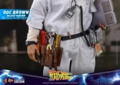 1:6 Doc Brown Deluxe: Back To The Future Hot Toys Figure (Figurine) -MERCHANDISE Sales 518c9e0c 2e60 496e 8fbb 1d092a0c17f9