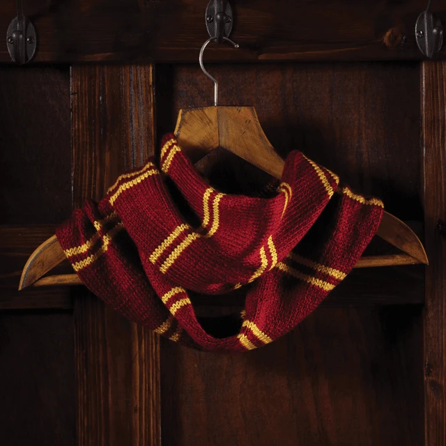 Harry Potter: Gryffindor House Cowl: Knit Kit: Hero Collector (Craft Kits) 3 Harry Potter: Gryffindor House Cowl: Knit Kit: Hero Collector (Craft Kits)