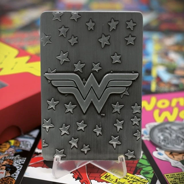 Wonder Woman: DC Comics Limited Edition Ingot Collectible (Pop Culture Accessories) 4 Wonder Woman: DC Comics Limited Edition Ingot Collectible (Pop Culture Accessories) - Image 2