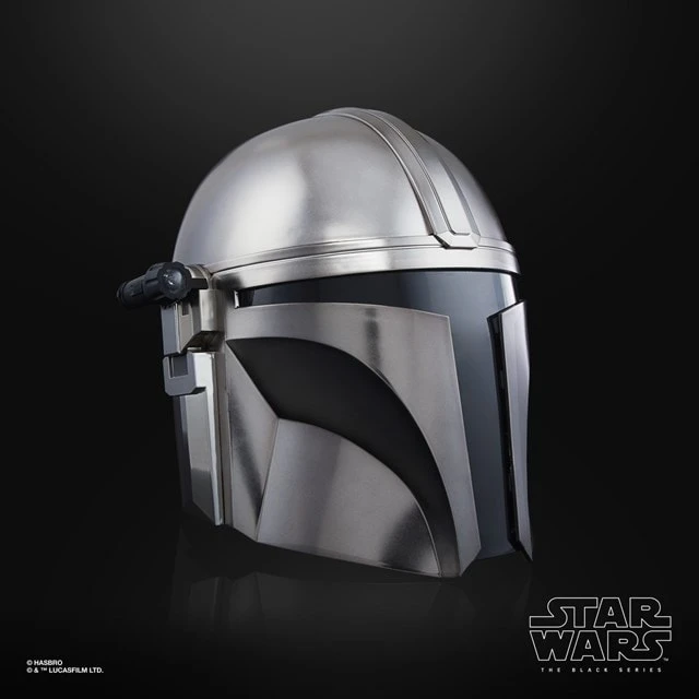 The Mandalorian Electronic Helmet: Star Wars Black Series (Pop Culture Accessories) 4 The Mandalorian Electronic Helmet: Star Wars Black Series (Pop Culture Accessories) - Image 2