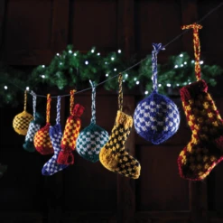 Harry Potter: Christmas Decorations Kit: Knit Kit: Hero Collector (Craft Kits)
