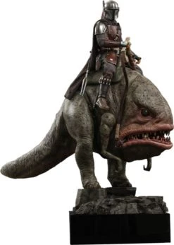 1:6 Mandalorian And Blurrg: Mandalorian Hot Toys Figure (Figurine)