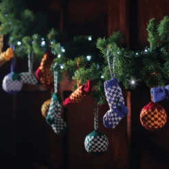 Harry Potter: Christmas Decorations Kit: Knit Kit: Hero Collector (Craft Kits) -MERCHANDISE Sales d8021021 4bb5 4115 b417 023102fb0e1b