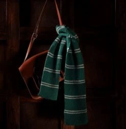 Slytherin House Scarf: Harry Potter Knit Kit (Craft Kits)
