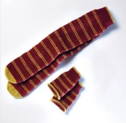 Gryffindor Mittens & Slouch Socks: Harry Potter Knit Kit (Craft Kits) -MERCHANDISE Sales ebaa5430 ea4c 42f4 9d10 08c94ad946e1
