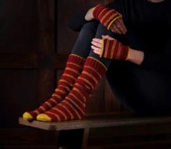 Gryffindor Mittens & Slouch Socks: Harry Potter Knit Kit (Craft Kits)
